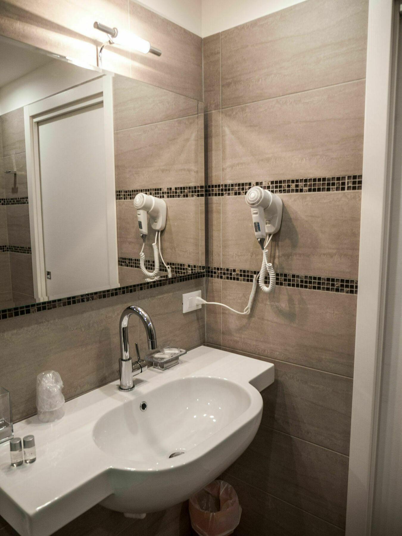 Bed Milano Linate Hotel Ngoại thất bức ảnh